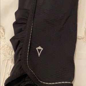 Girls Ivviva Capri Leggings